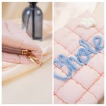 Sac de maquillage matelassé avec nom de voyage Cadeau d'anniversaire essentiel pour les femmes