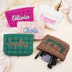Sac de maquillage matelassé avec nom de voyage Cadeau d'anniversaire essentiel pour les femmes