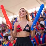 Personalisierte College Team Logo Farbe-Blocking Triangle Bikini Top mit abnehmbarer Polsterung Game Day Graduation Geschenk für Sport-Fans College Mädchen