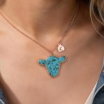 Gepersonaliseerde Western Koe hoofd stenen ketting met initiaal hanger prachtige sieraden verjaardagscadeau voor cowgirl Western liefhebber