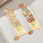 Personalisiertes Cloisonné Lesezeichen mit Geburtsblumen und Schmetterlingen | mit Gravur | Anhänger-Kette | Geburtstag Geschenk für Frauen Leseratten