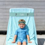 Toallero de rayas personalizado con texto bordado y cinta elástica extensible para silla de piscina Regalo de vacaciones para viajeros