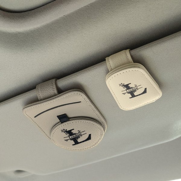 Personalisierter PU-Leder Multifunktionaler Monogramm Auto Magnetischer Clip Sonnenbrillenhalter Alltäglich Geburtstag Geschenk für Autobesitzer