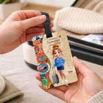 Personalisierter Kofferanhänger mit Cartoon-Figur Namen | Reisesticker-Design | Reisezubehör | Geburtstag Geschenk für Weltenbummler Freunde Familie