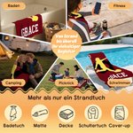 Personalisiertes Fußball-Design Strandtuch | mit Personensilhouette und Namen | saugfähig und sandfrei | Teamgeschenk für Teammitglieder und Freunde