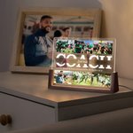 Gepersonaliseerde voetbal acryl LED lamp met 6 foto’s tekst en houten basis – cadeau voor coaches en sportliefhebbers