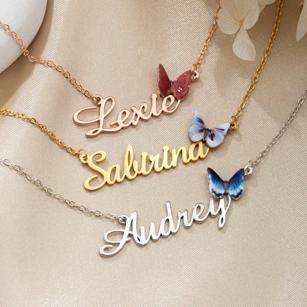 Collier de papillon de naissance 3D personnalisé avec nom Bijoux délicats Cadeau d'anniversaire pour elle