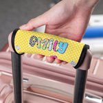 Personalizzato Retro Graffiti Checkerboard Polka Dots Maniglia del bagaglio con nome Set di 2 accessori da viaggio Regalo di compleanno per amici e famiglia