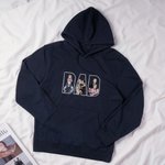 Maglietta e felpa personalizzata con ricamo di 3 foto, unica e speciale - Regalo di compleanno e anniversario per papà e mamma
