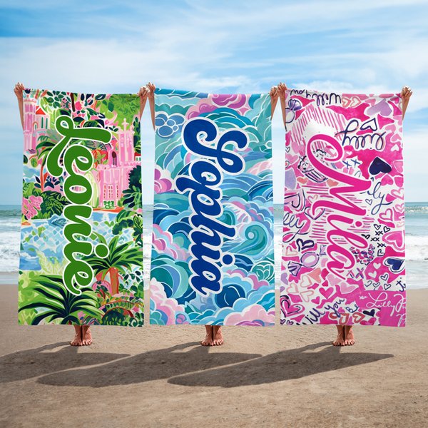 Personalisiertes Strandtuch mit Allover-Aquarell-Muster | verschiedene künstlerische Schriftarten | Sommerausflug Geburtstag Geschenk für Freunde
