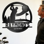 Personlig svart golfspelare med swingmönster Metallskylt med namn och text Heminredning Daglig användning Födelsedagspresent för golfälskare